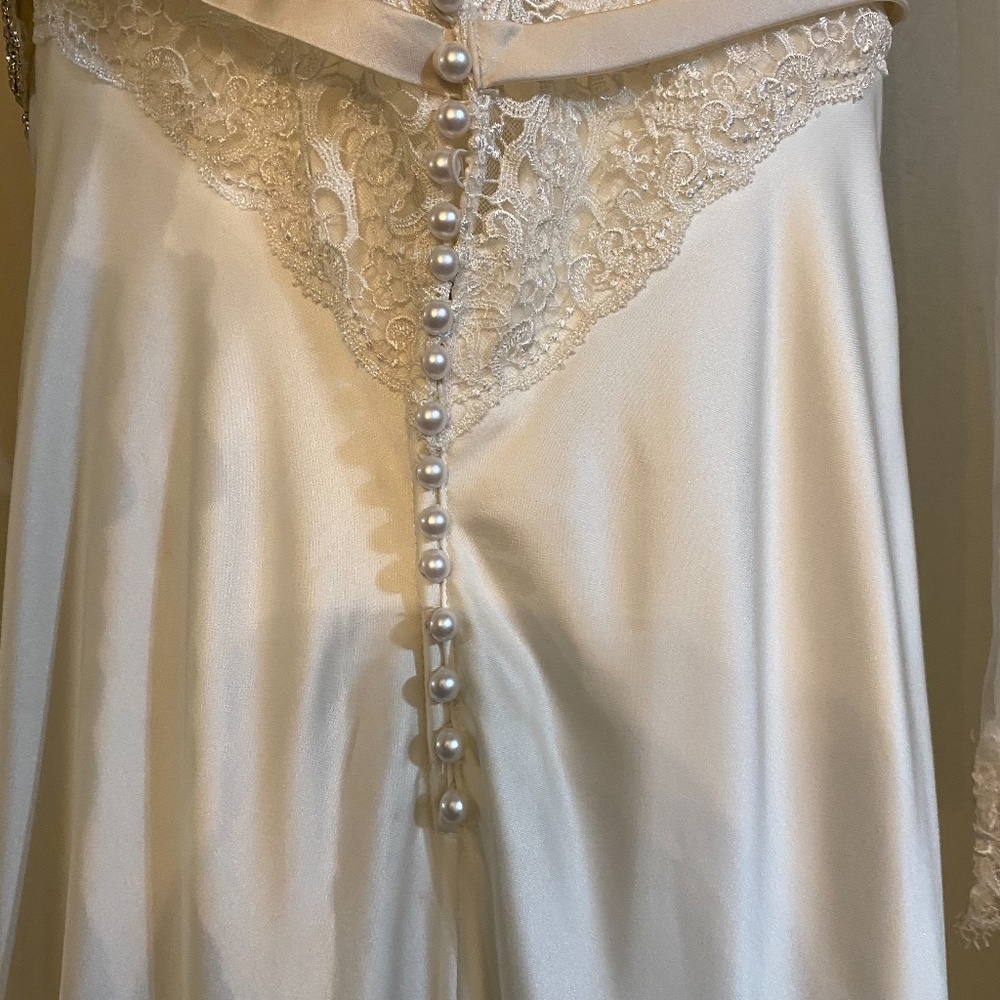 Allure Romance Wedding White Lace Dress - Picture 10 of 16